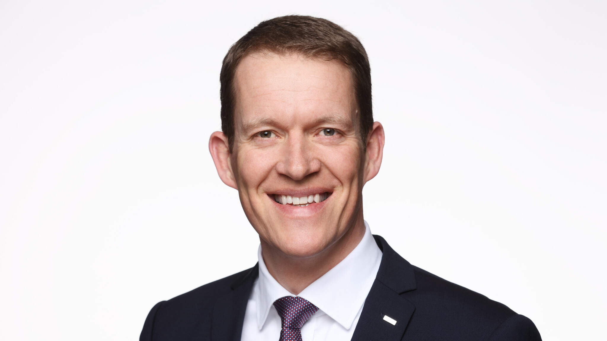 Burkhard Eling于2021年1月1日成为物流提供商DACHSER的首席执行官(CEO)及执行董事会的发言人。